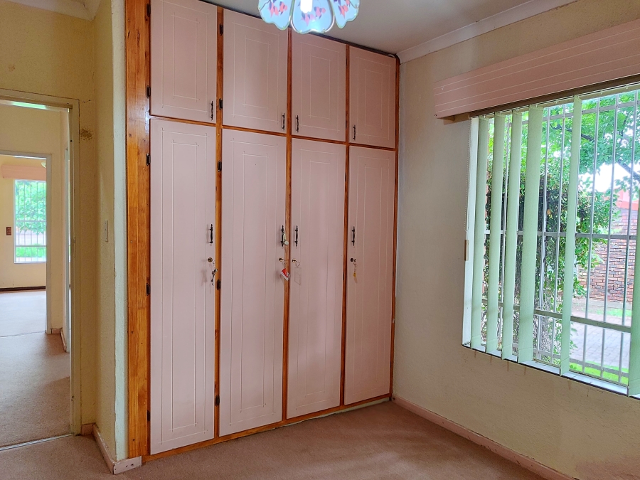 2 Bedroom Property for Sale in Roosheuwel North West